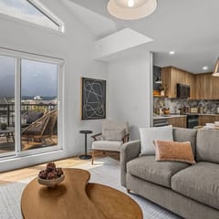 Brookside Lane 303 - Top Floor Downtown Retreat|Hot Tub|Mountain Views